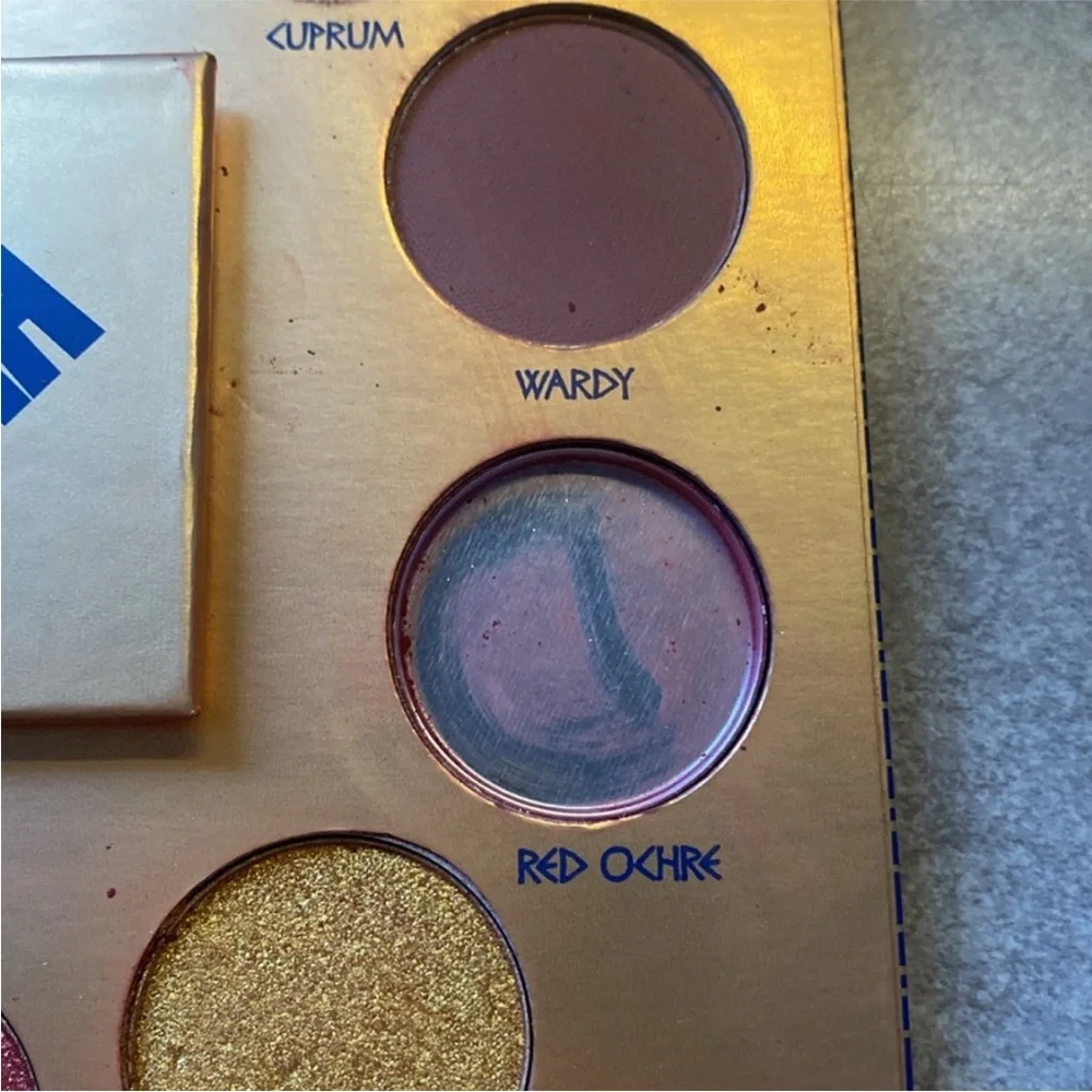UOMA Beauty Salute To The Sun Color Palette Eyeshadow Palette